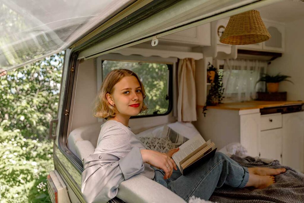 The Pros And Cons Of Living Full Time In An Rv As A Young Adult Cabins In Texas